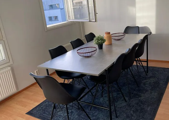 3 Bedroom With Sauna And Balcony شقة *